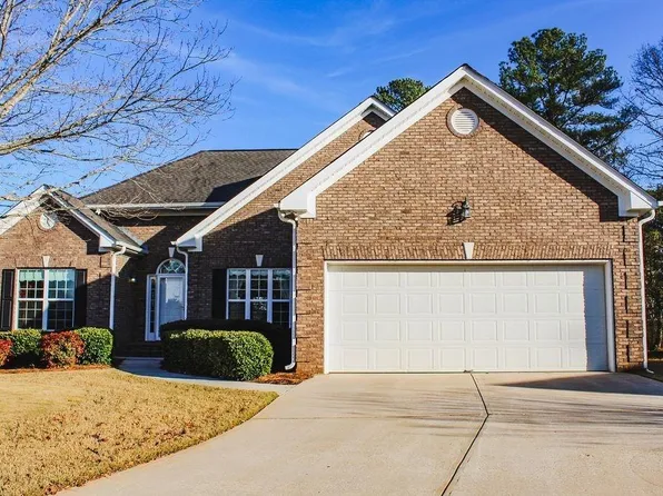 401 Myrtle Ct, Loganville, GA 30052