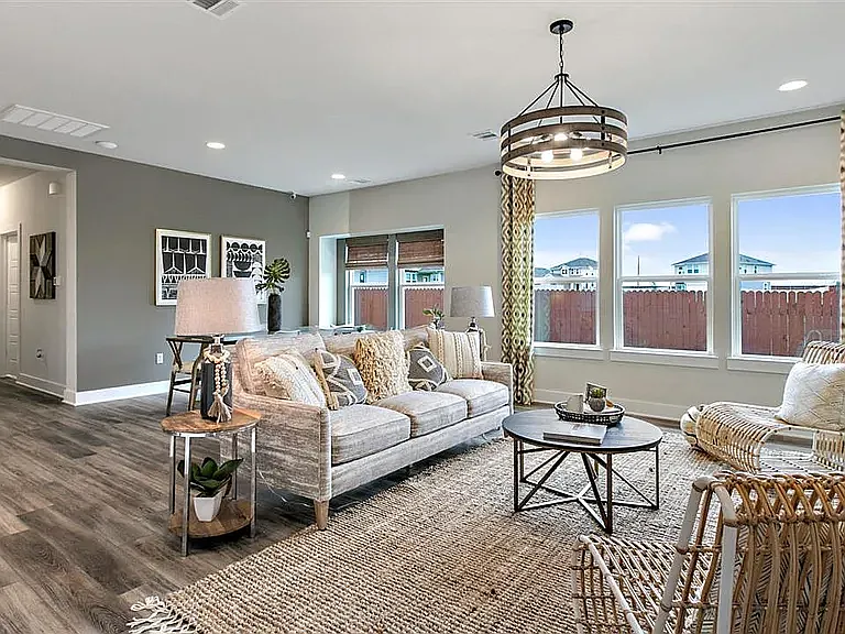 10212 Laurie Ln #0 — Photo 3