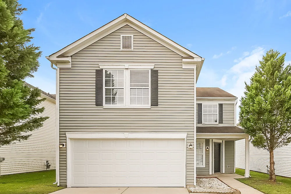 4 bed, 2.5 bath, 2284 sqft, $2,195 — Photo 1