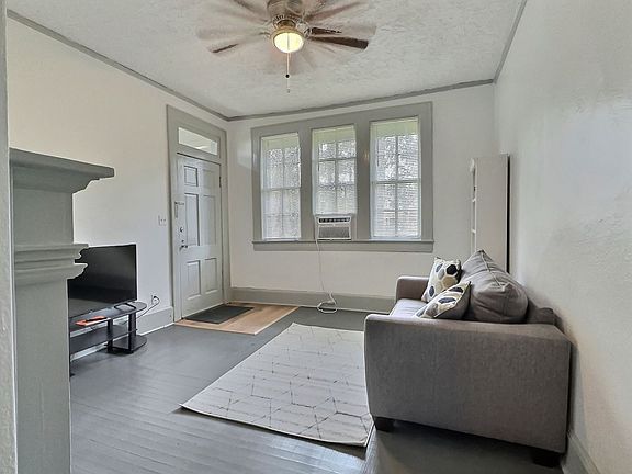 4th image of 2346 College St