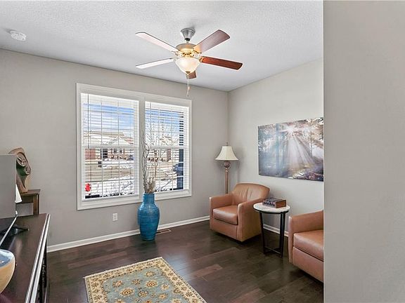 3rd image of 2404 NW Peekaboo Ct