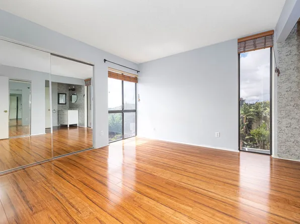 6924 Hyde Park Dr, San Diego, CA