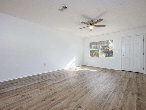 3rd image of 1013 Holton Ave APT 1