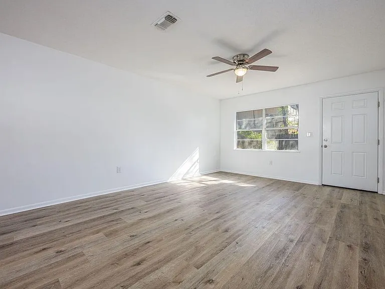 1013 Holton Ave #1 — Photo 3