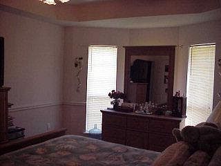 5th image of 15 Chateau Dr