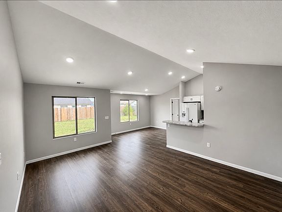 3rd image of 1308 Miller Ave