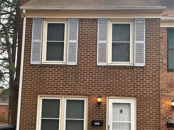 2nd image of 3235 Clover Hill Dr