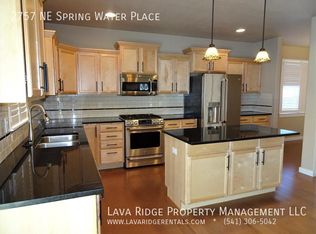 2757 NE Spring Water Pl, Bend, OR 97701