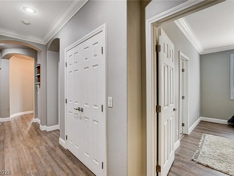 8086 Merlewood Ave — Photo 55