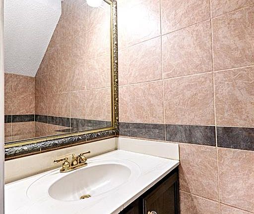 5th image of 2303 Belton Dr