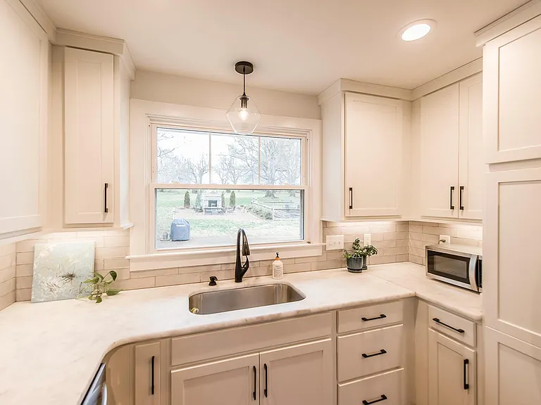 1003 Woods Lake Dr — Photo 22