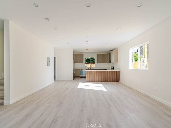3rd image of 17426 Roscoe Blvd #17426