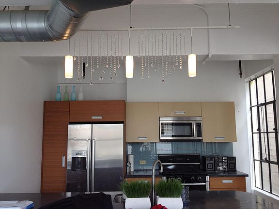 4th image of 746 S Los Angeles St APT 1010