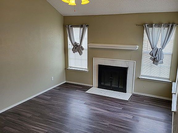3rd image of 4624 Waterway Dr