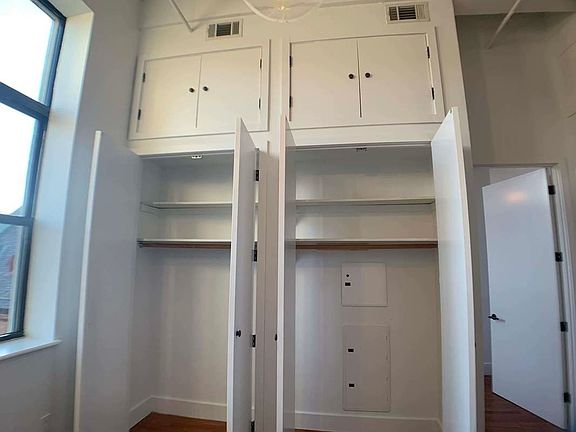 4th image of 178 Bainbridge St #407