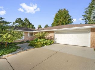 W74N755 Spruce AVENUE, Cedarburg, WI 53012