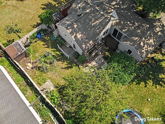 3rd image of 3441 Buchanan Ave SW