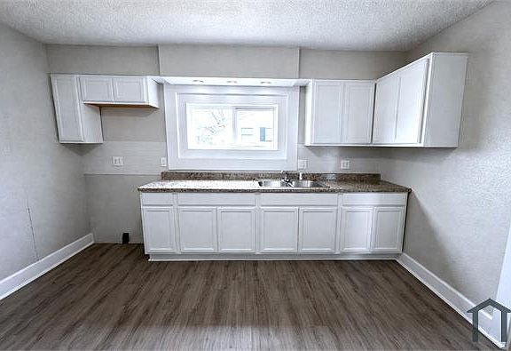 4th image of 1750 Olive St