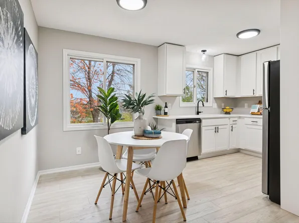 612 11th Ave E, Shakopee, MN 55379