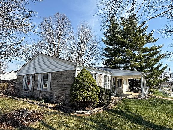 3rd image of 51 Fairlane Dr