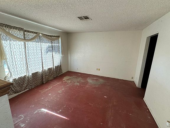 3rd image of 110 Olivewood Court