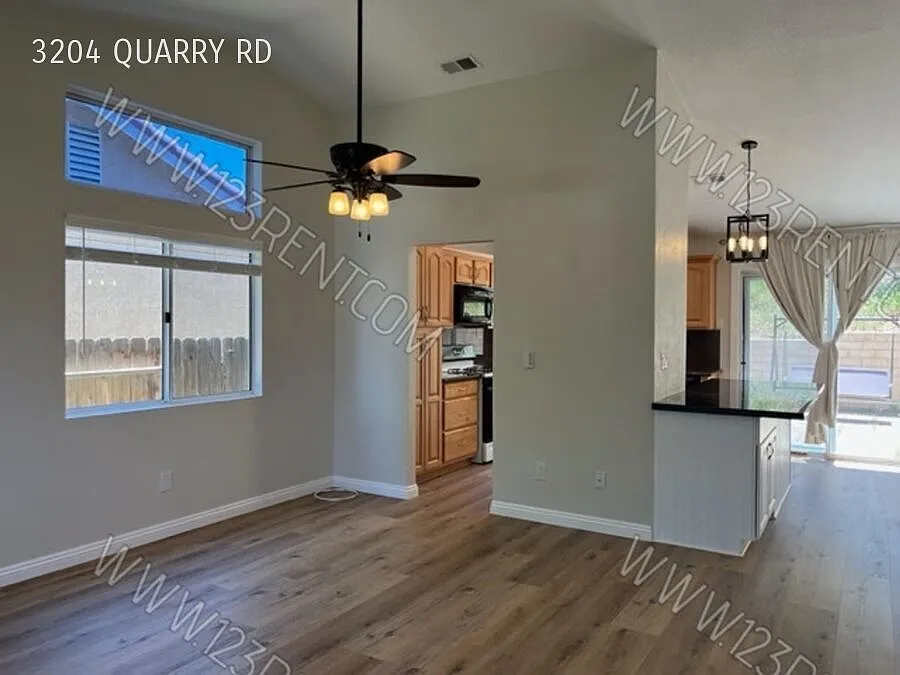 Upgraded 3bd/2bth East Palmdale Home W/Solar — Photo 3