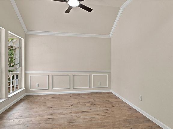 3rd image of 1401 Live Oak Ln