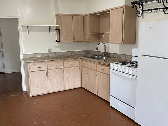 3rd image of 4678-82 Lotus St #4682