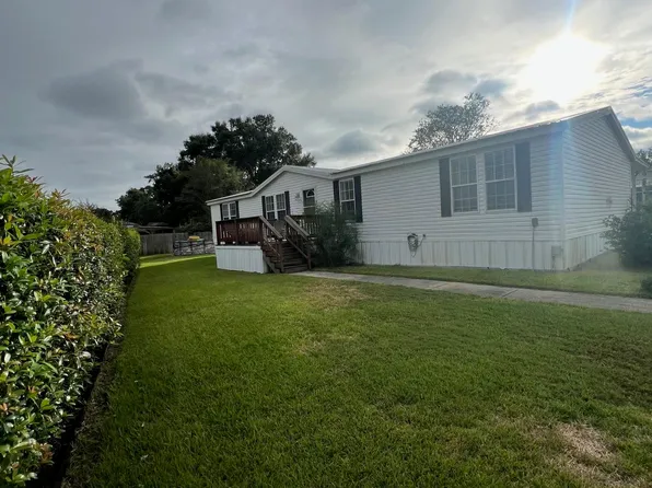 1886 Suavez Dr, Lillian, AL 36549