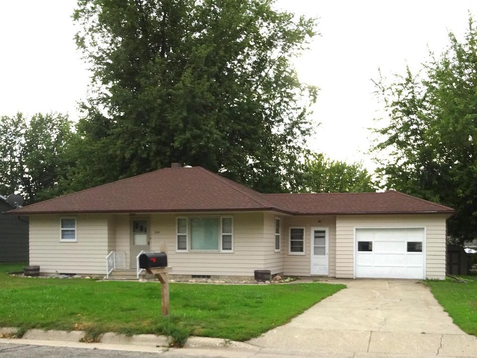 1st image of 204 N 7th St