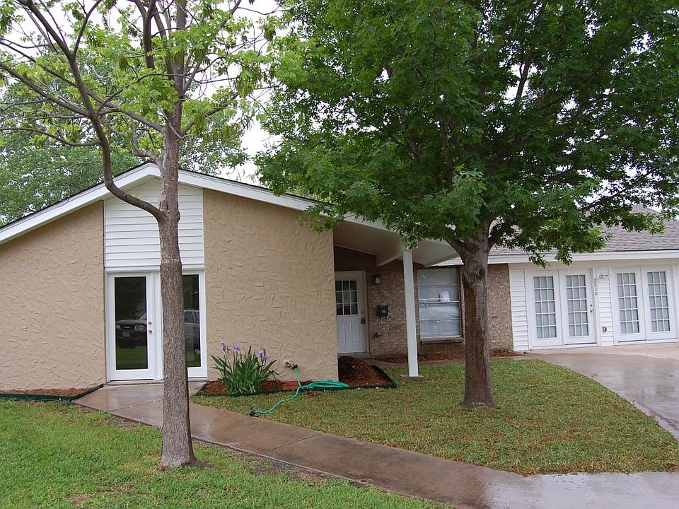 1st image of 2820 Canary Ct