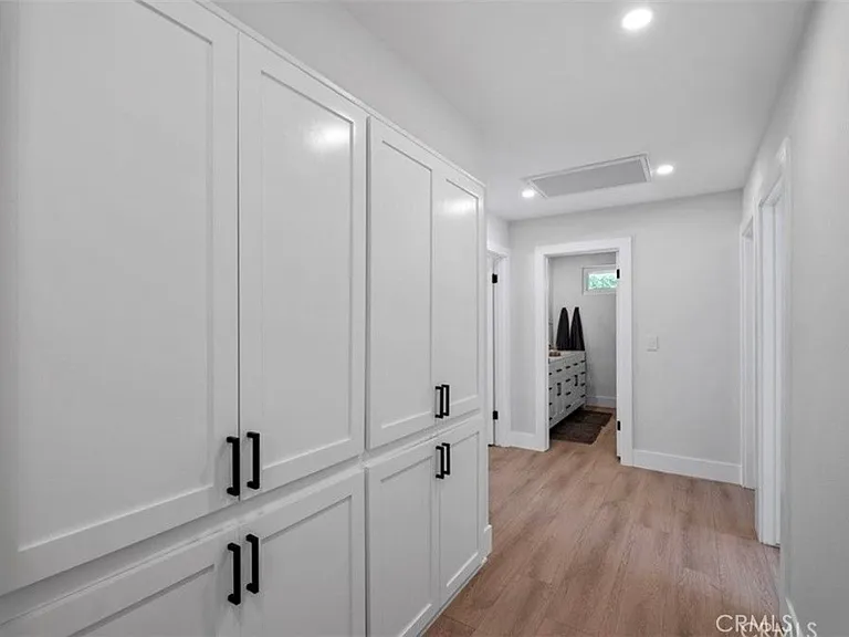 4240 Kingfisher Rd — Photo 13