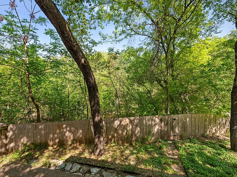 2504 Kimbrook Dr — Photo 24