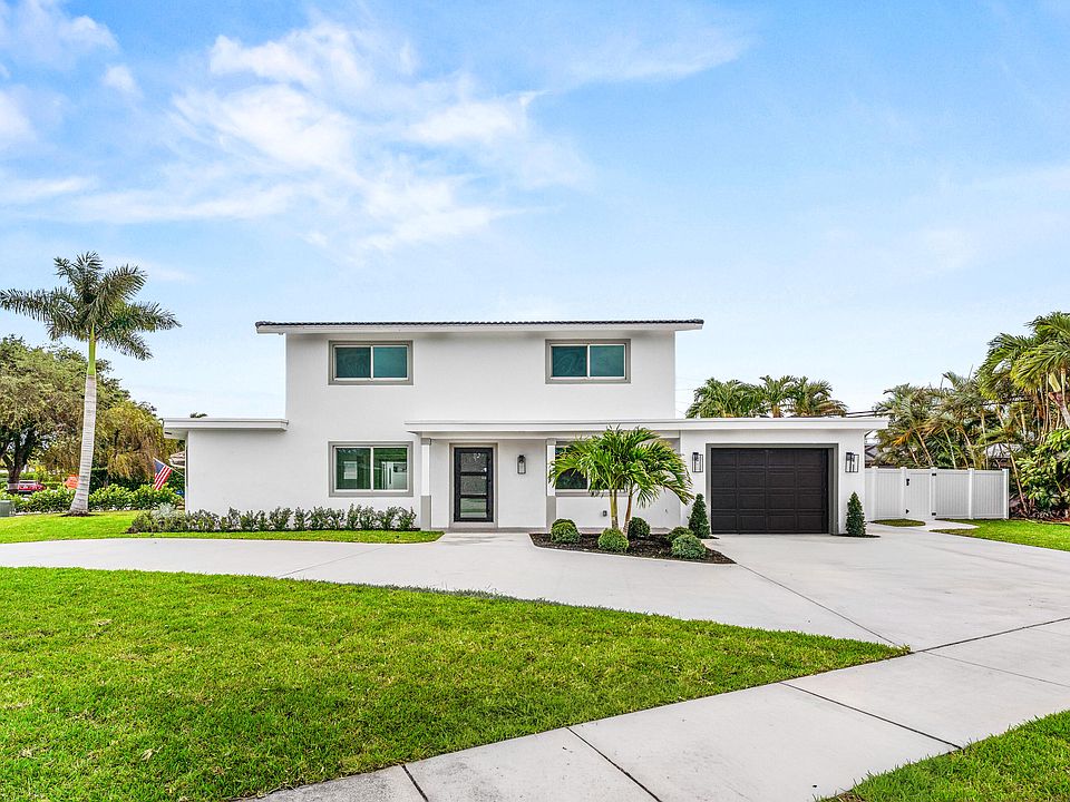 1st image of 900 SW 13th Street