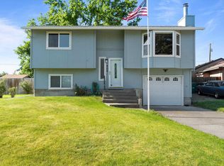 805 W 44th Pl, Kennewick, WA 99337