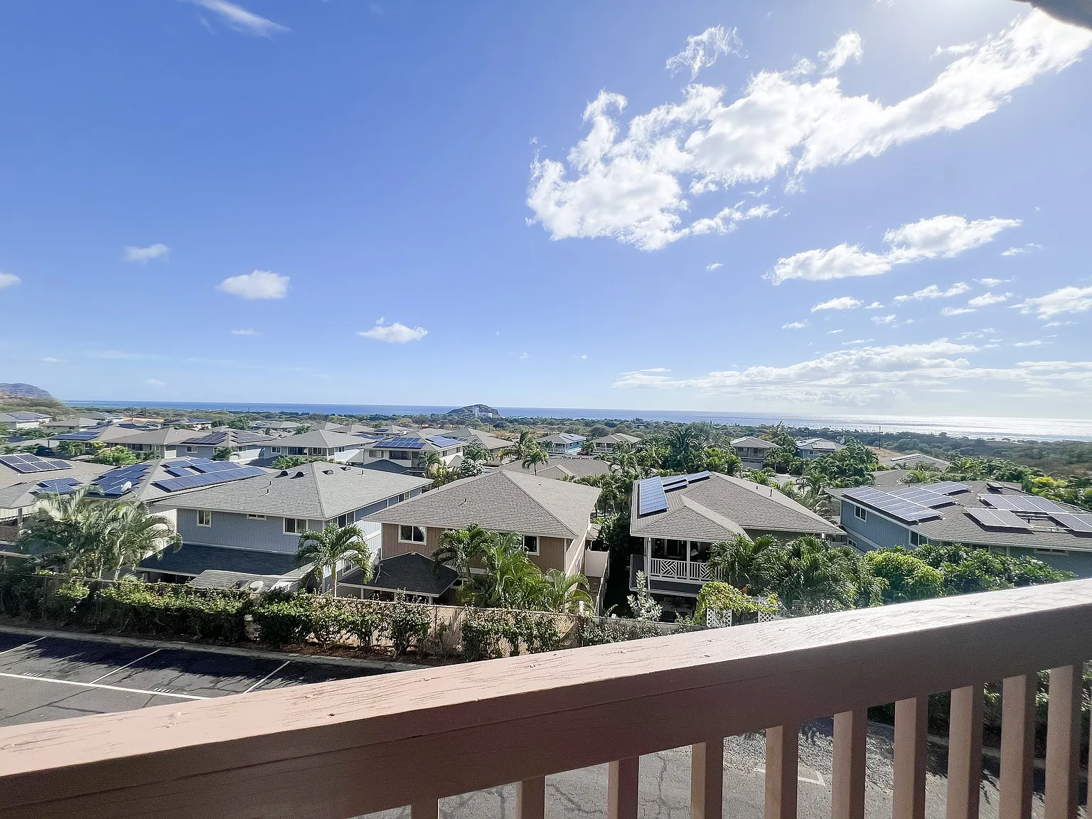 3 bed, 933 sqft, $3,900 — Photo 1