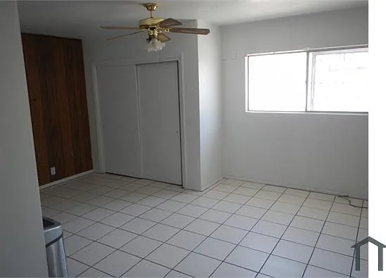 905 Radford St — Photo 2