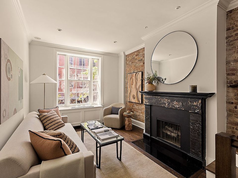 1st image of 53 Horatio St #1/3