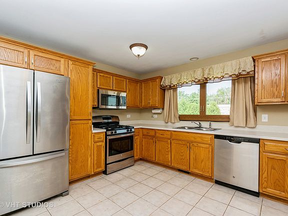 2nd image of 2261 Wellington Ct