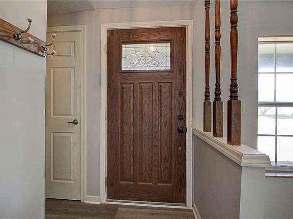 3rd image of 7771 Oakshot Ln