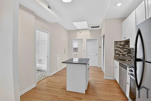 1648 Park Rd NW #6 — Photo 4