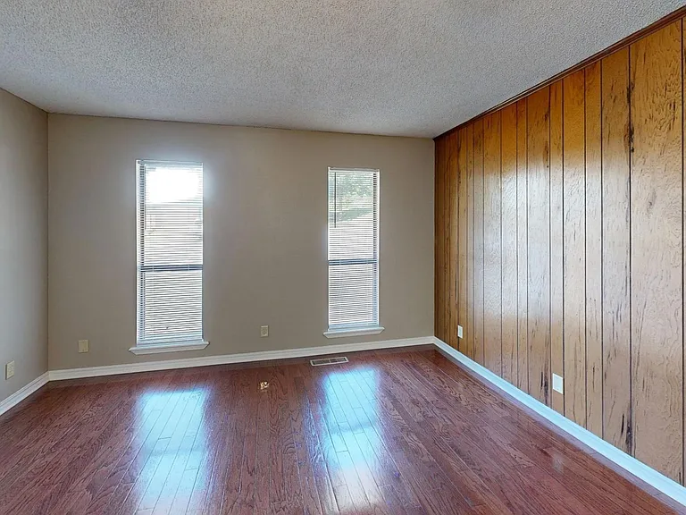 1275 N Gregg Ave — Photo 17
