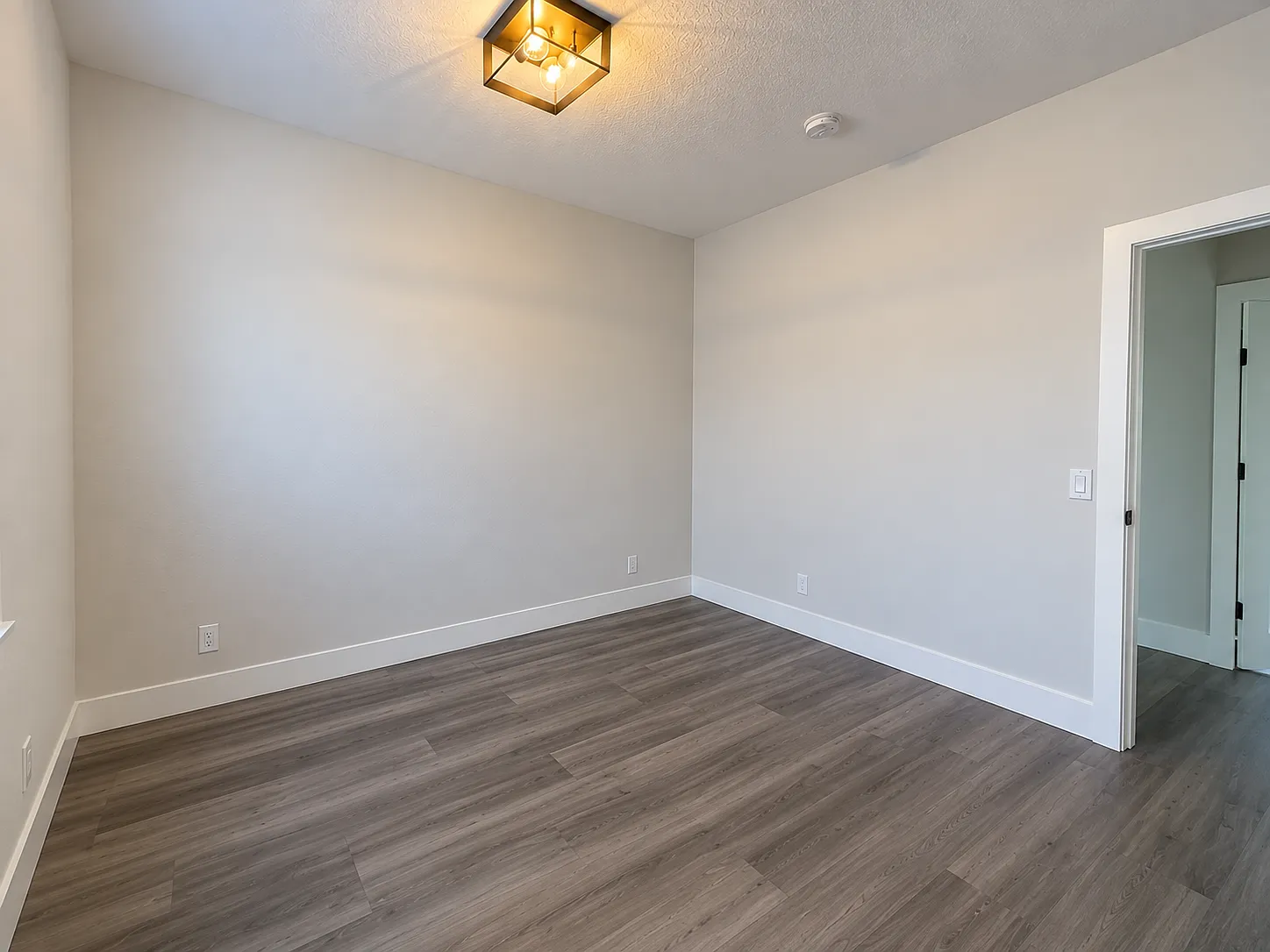 3 bed, 1322 sqft, $1,300 — Photo 1