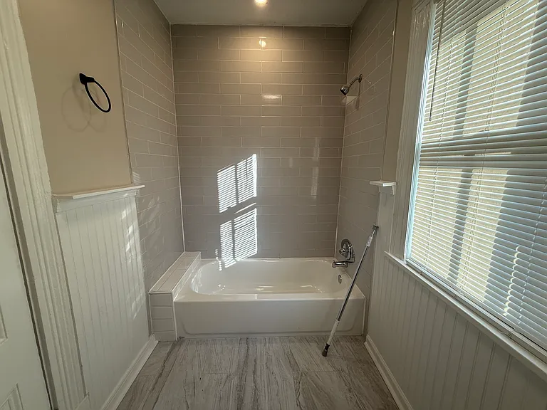 2740 Oak St #3 — Photo 4