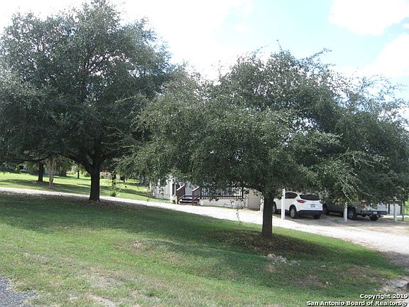 2nd image of 113 N County Road 5605