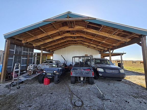 2nd image of 820 Dachshund Rd