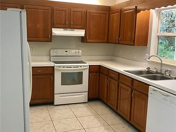 4th image of 8975 22nd St