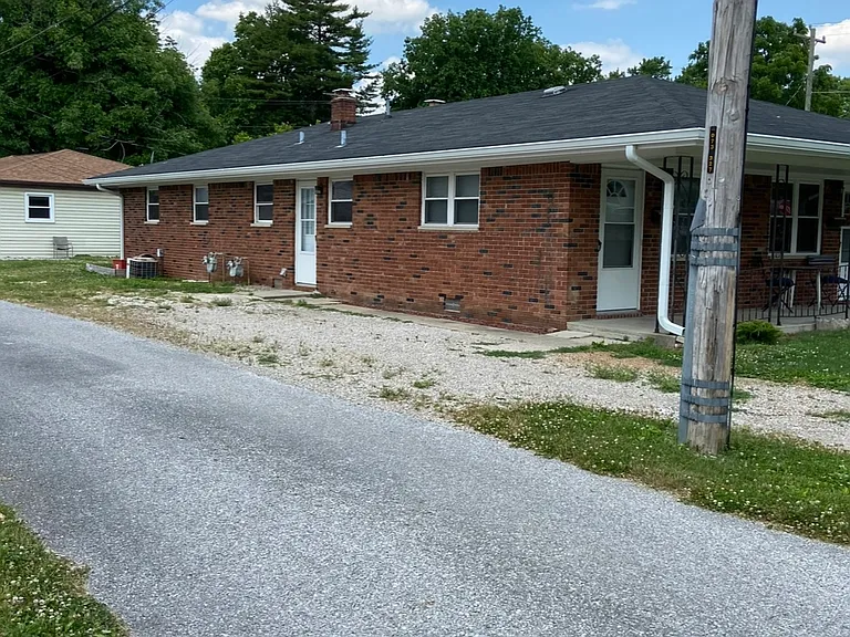 256 Indiana St — Photo 2