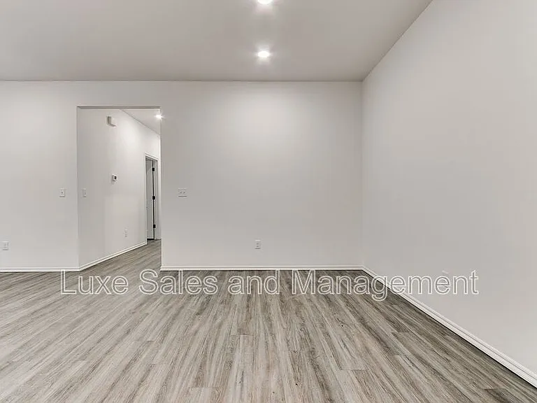 8012 NW 110th Dr — Photo 30