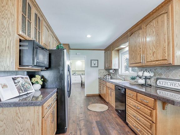 4th image of 14770 E Hills Dr